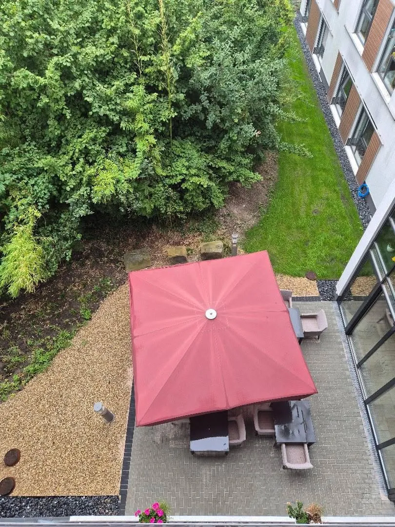 Terrasse, Kies und Grün aus der Draufsicht